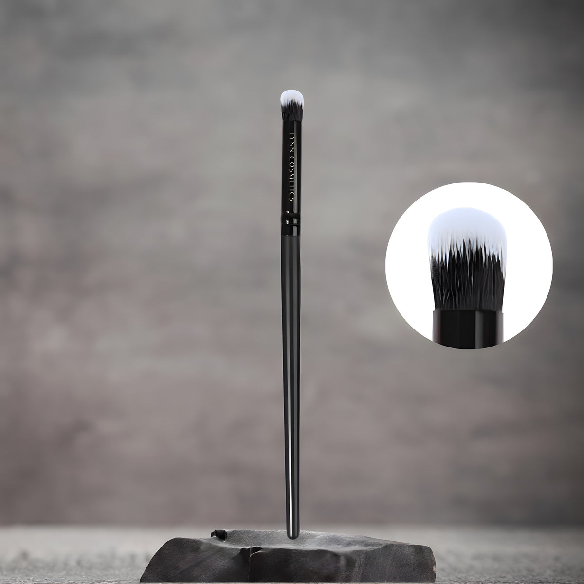 SoftFocus Eyeshadow Brush #705