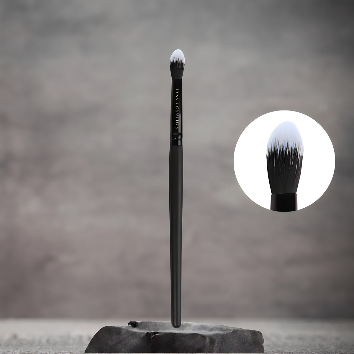 ShadeMaster Eyeshadow Brush #704