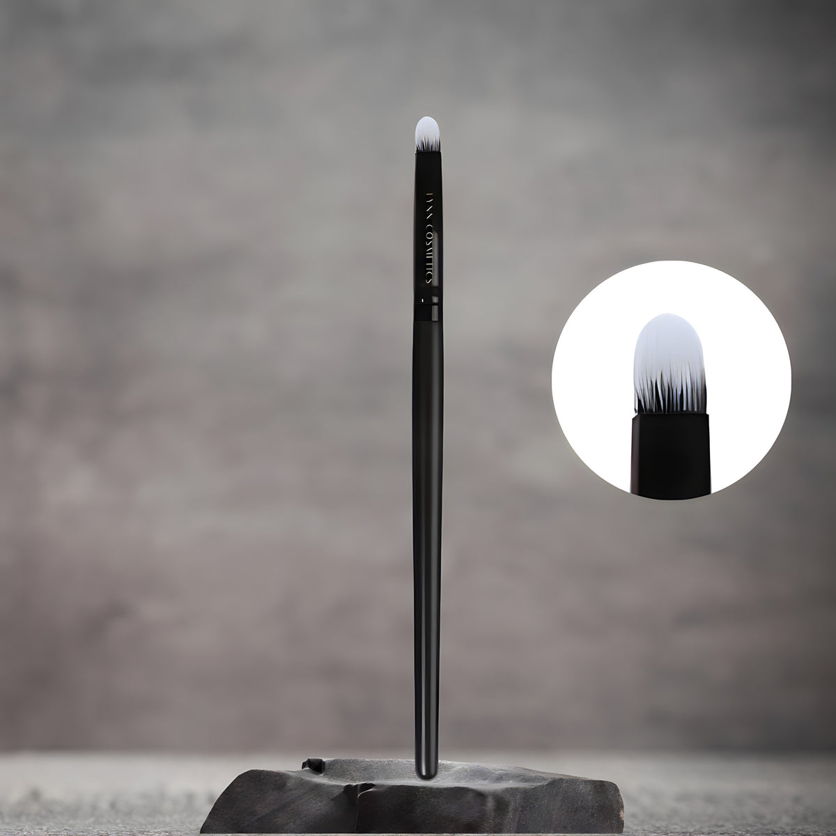 CreasePoint Eyeshadow Brush #707