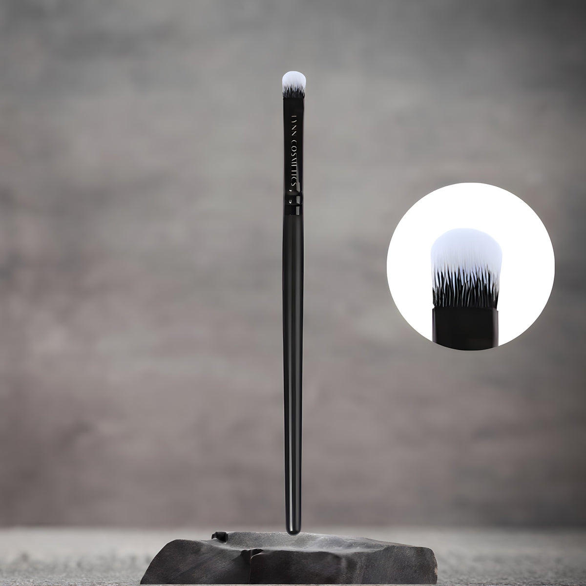 FirmPrecision Eyeshadow Brush #706